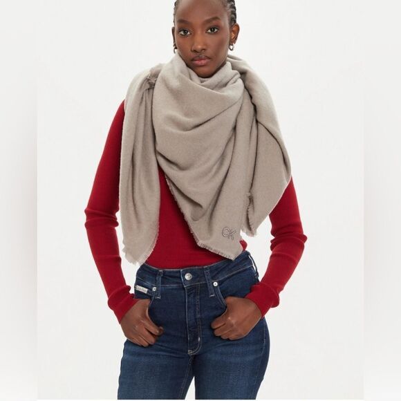 Calvin Klein beige Shaw - Picture 1 of 9